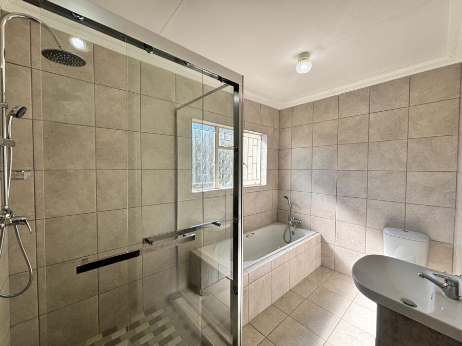 4 Bedroom Property for Sale in Wilkoppies North West